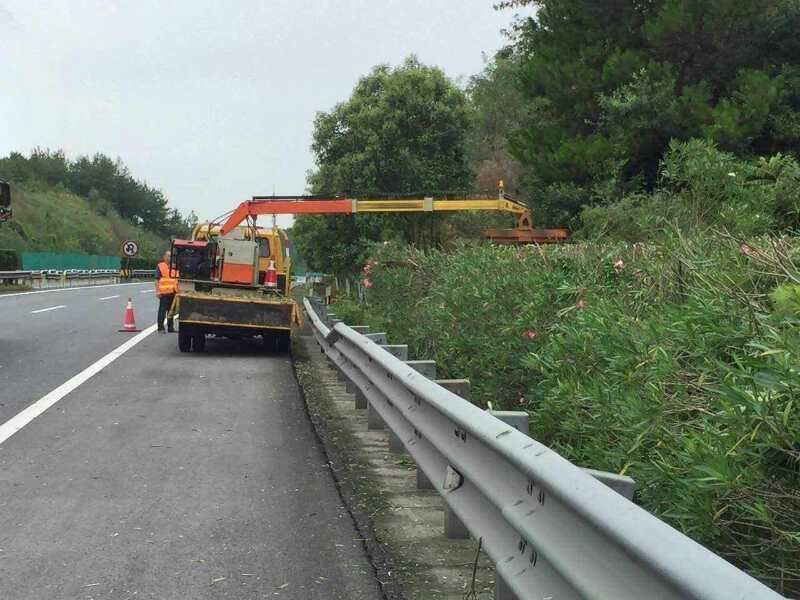 高速公路车载修剪机