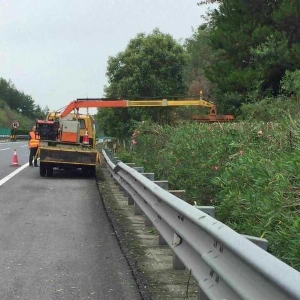 高速公路车载修剪机